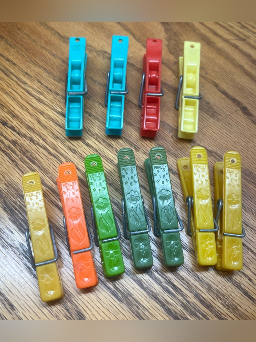 MCM lot of 11 plastic clothespins